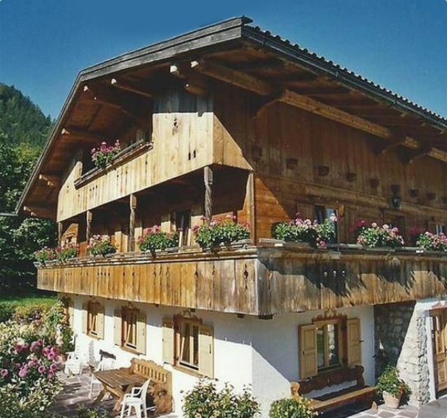 Unser Gästehaus im Sommer - Außenansicht